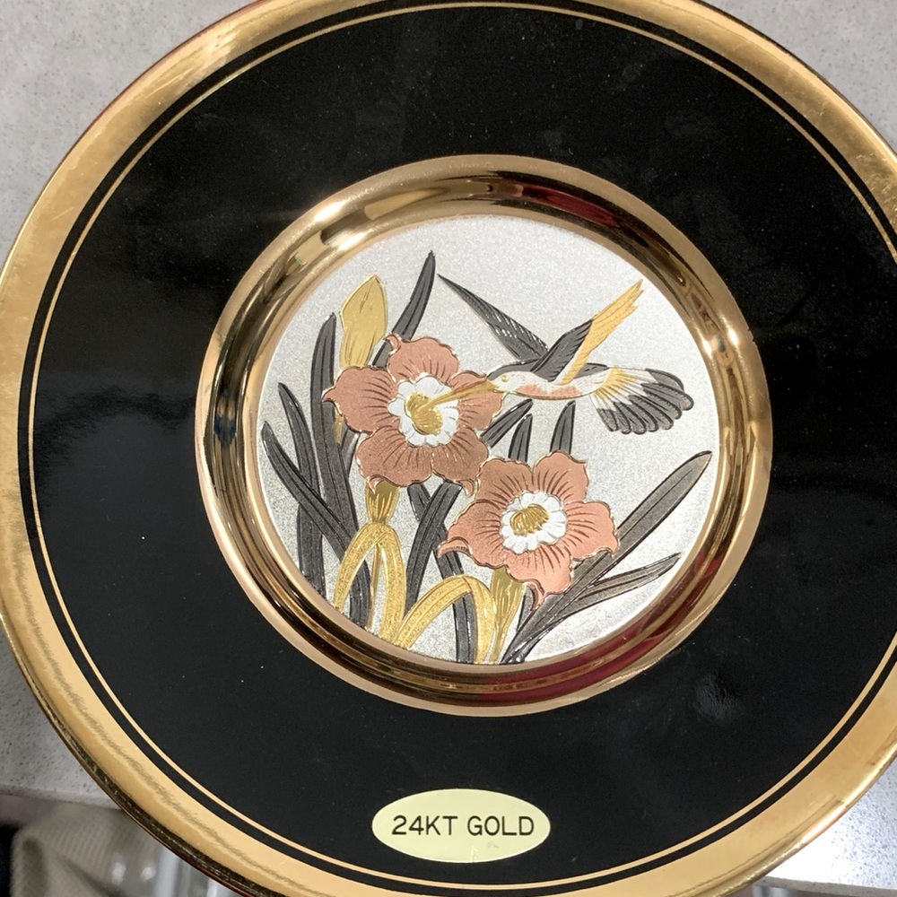 🖤 Hummingbird Engraved “Chokin” 24k Gold on 6.25” plate.